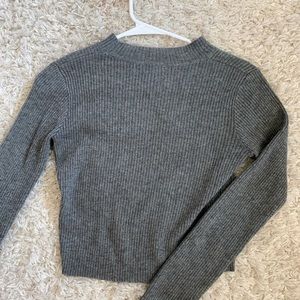 Brandy Melville long sleeve sweater